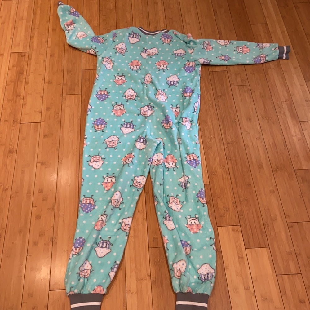 Large Onepiece Pyjama - Picture 6 of 7